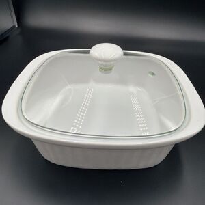 Housewares International 2 Quart Stoneware Casserole Dish w/Glass Lid. Good Cond